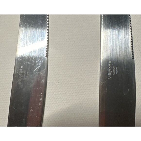Mikasa HARMONY Glossy Set of 2 Dinner Knives 18/10 Stainless Flatware. Preowned - Picture 4 of 9
